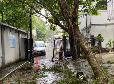 臺風過后的地面清潔方案！